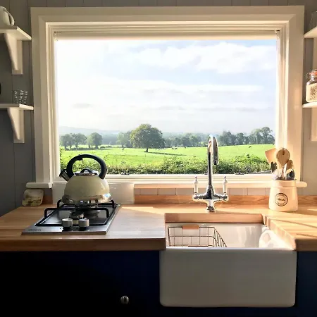 Sheelin Huts Blue, Hot-tub Available From 1st April Until 1st November Vakantiehuis