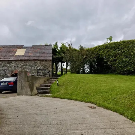 Dom wakacyjny Sheelin Huts Blue, Hot-tub Available From 1st April Until 1st November *
