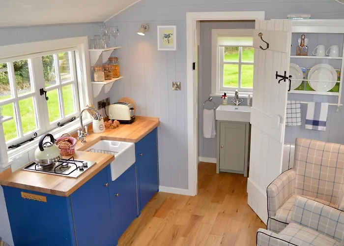 Sheelin Huts Blue, Hot-tub Available From 1st April Until 1st November