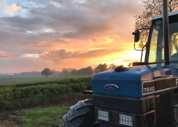 Dom wakacyjny Sheelin Huts Blue, Hot-tub Available From 1st April Until 1st November *