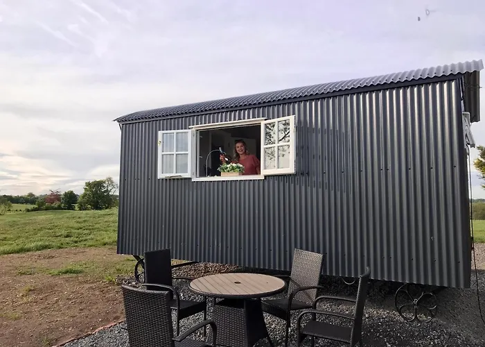 Dom wakacyjny Sheelin Huts Blue, Hot-tub Available From 1st April Until 1st November *